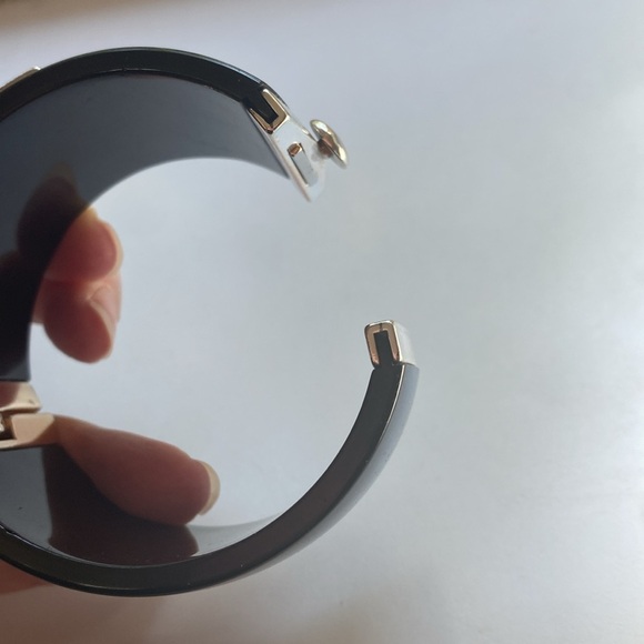 Lucite Wide Black Hinge Bracelet Silver Tone Cross Hinges Vintage Rhinestone - Picture 7 of 10